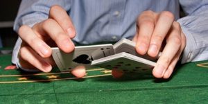 Cách kiếm tiền từ Baccarat